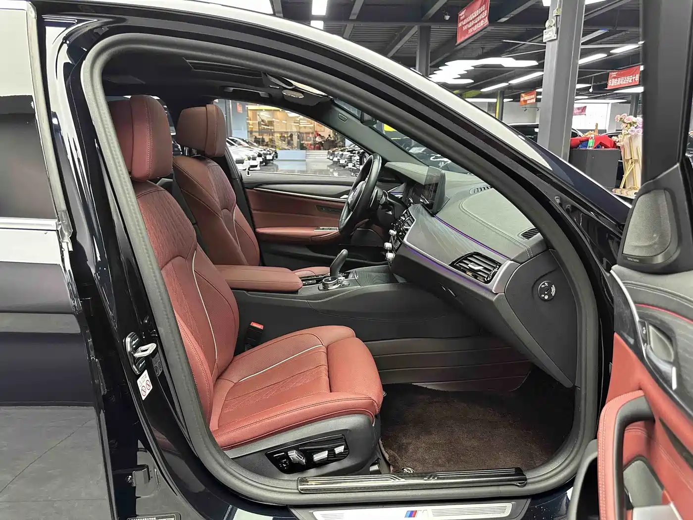 BMW 5 Series 2023 530Li Premium M Sport Package фото 8