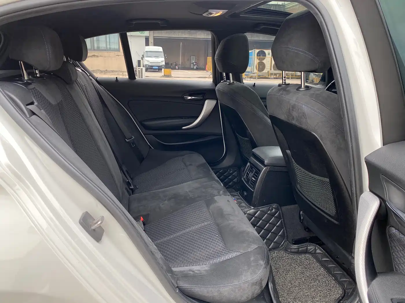 BMW 1 Series (Import) 2018 120i M Sport Package фото 14