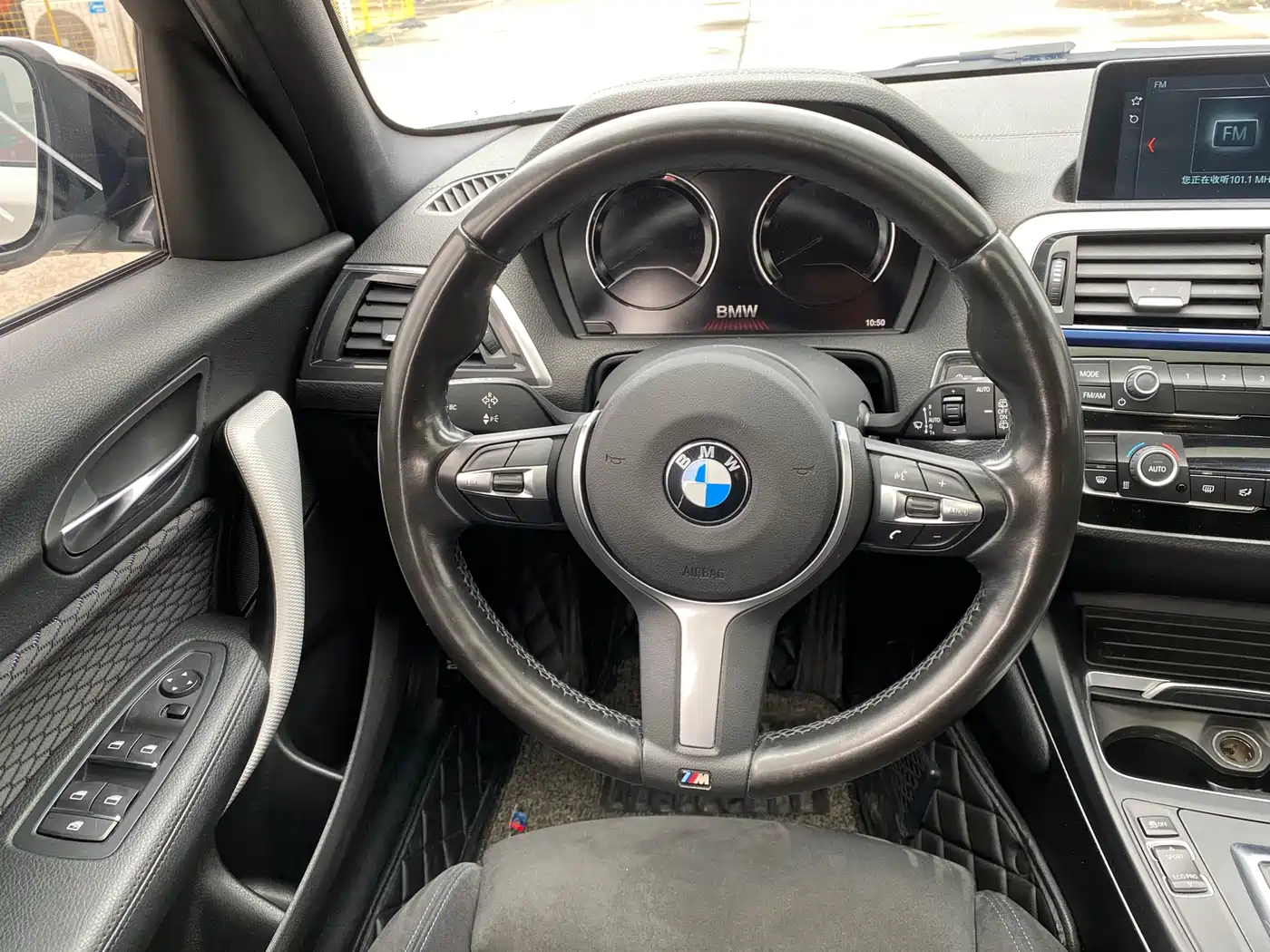 BMW 1 Series (Import) 2018 120i M Sport Package фото 11