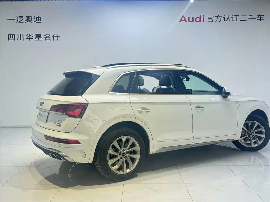 Audi Q5L 2022 40T Luxury Dynamic фото 4