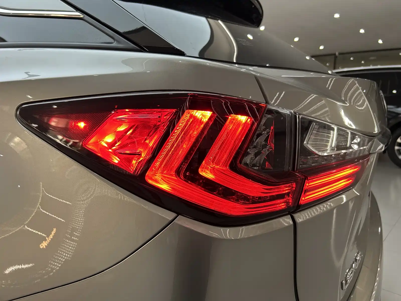 Фото 38 - Lexus RX