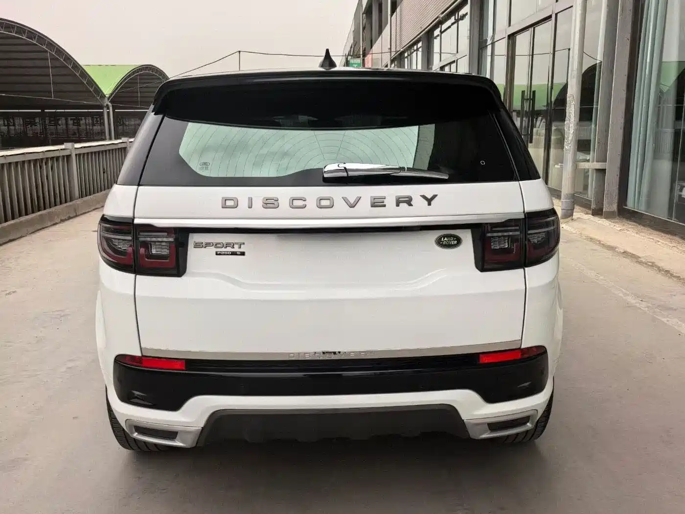 Land Rover Discovery Sport 2020 249PS R-Dynamic Performance фото 5