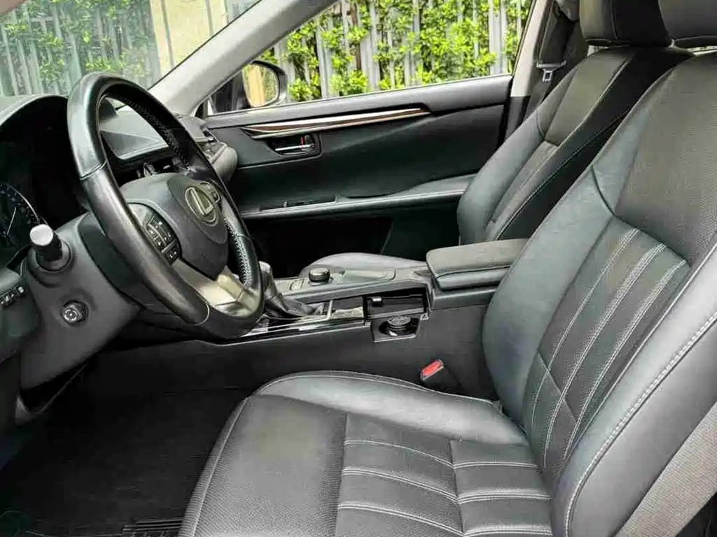 Lexus ES 2015 250 Elegance Edition фото 9