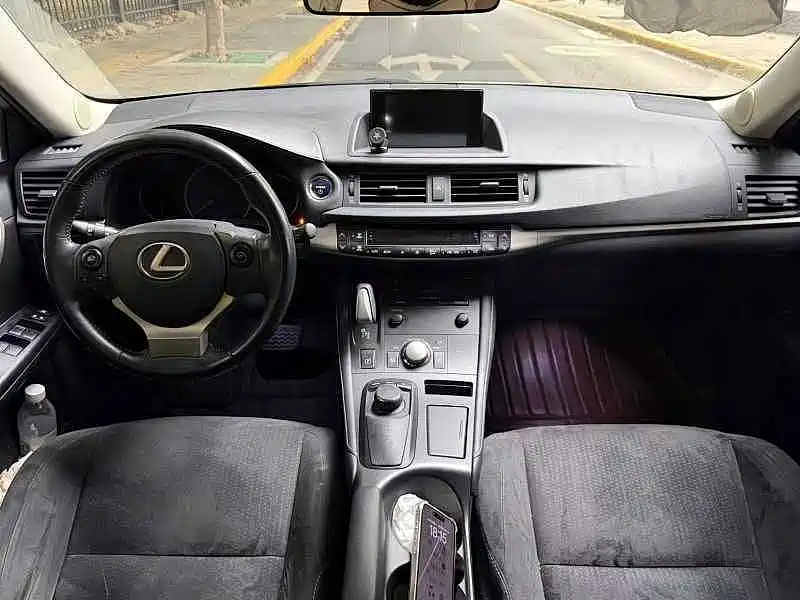 Фото 5 - Lexus CT