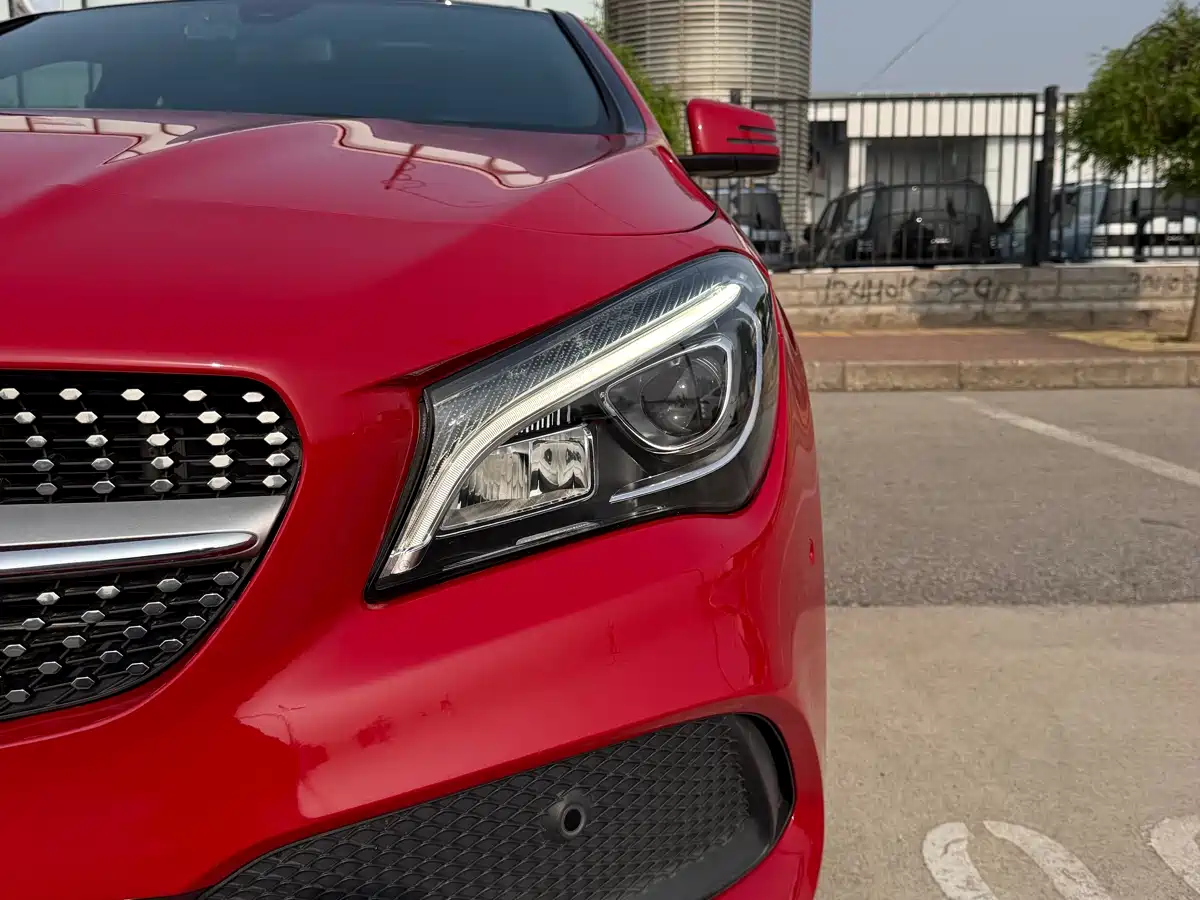 Mercedes-Benz CLA (Import) 2016 CLA 200 Fashion фото 35