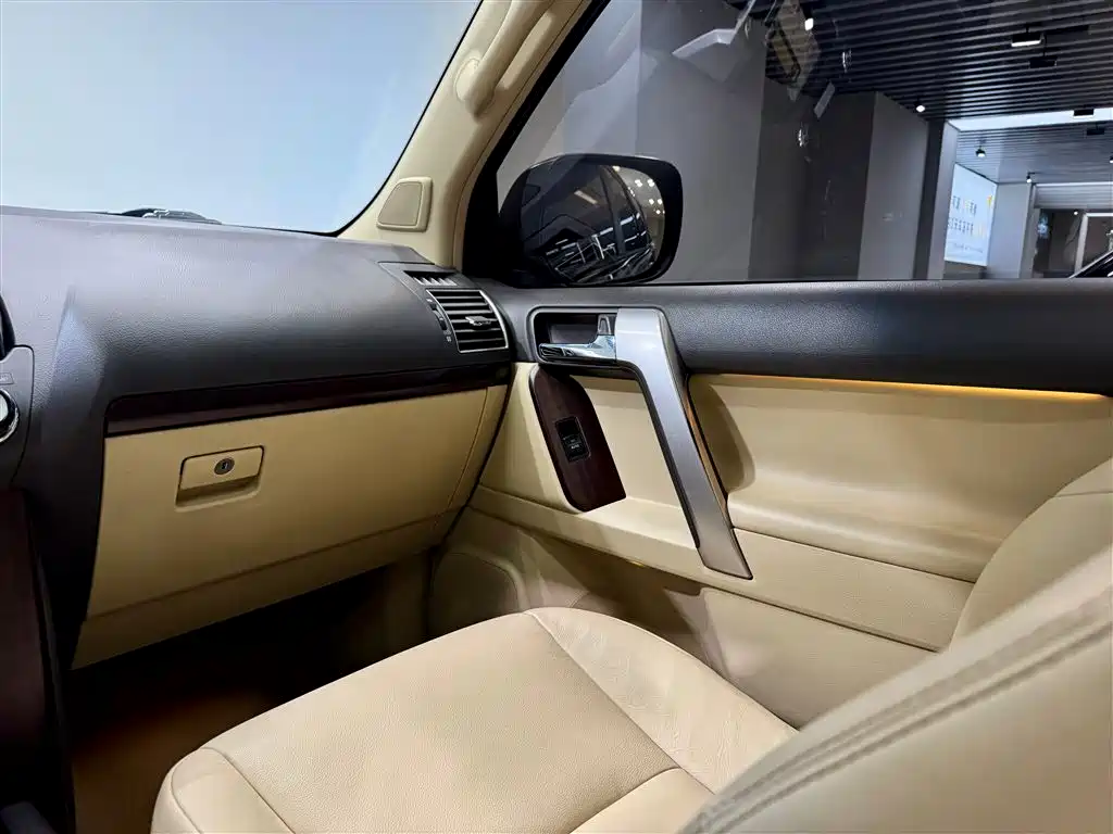 Toyota Prado 2014 4.0L Automatic VX NAVI фото 28