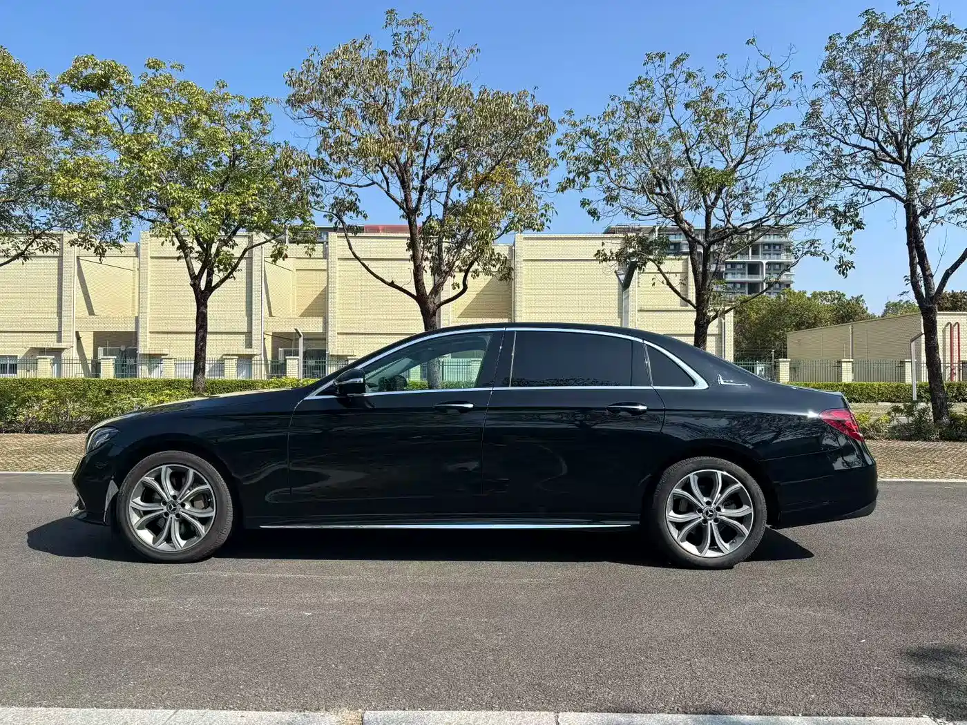 Mercedes-Benz E-Class 2020 Facelift E 300 L Sport Fashion фото 3
