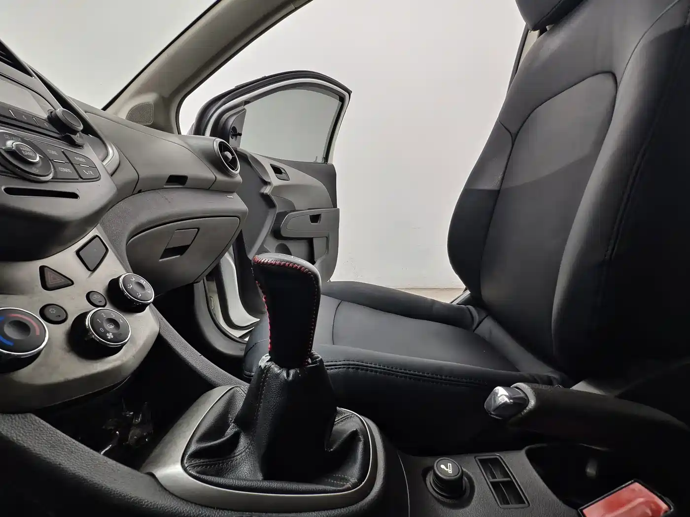 Chevrolet Aveo 2014 2014 Sedan 1.4SL MT Comfort Edition