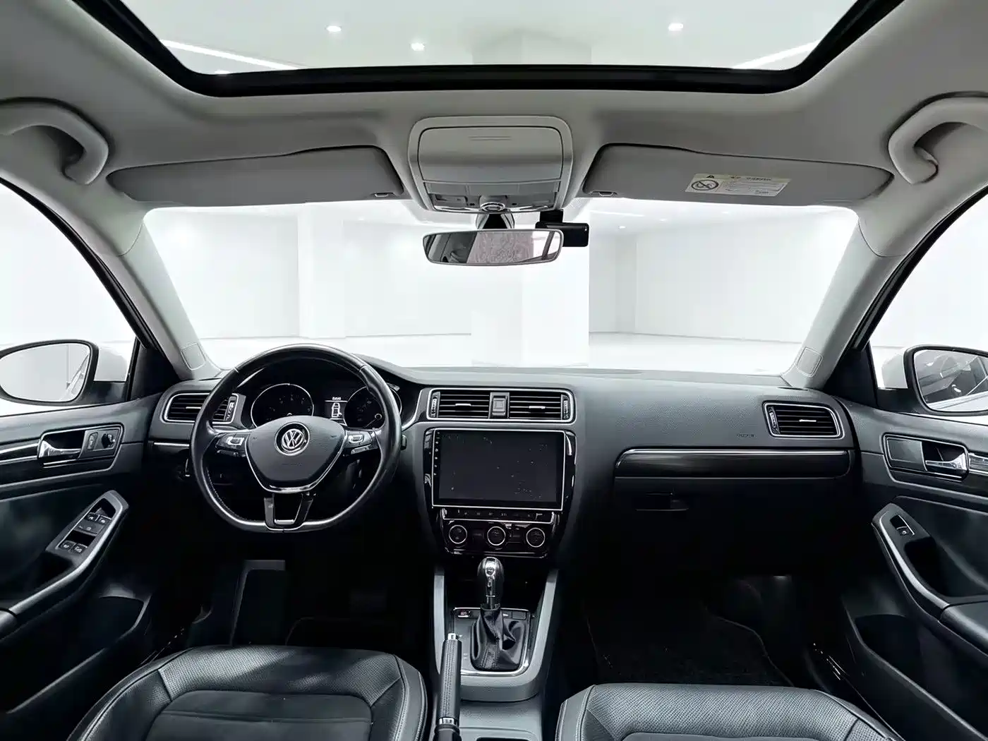 Фото 4 - Volkswagen Sagitar