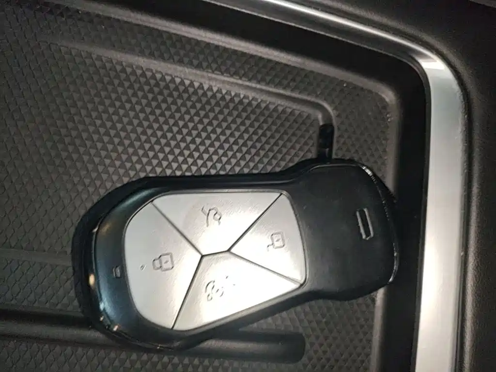 XPeng G9 2024 702 Pro фото 9