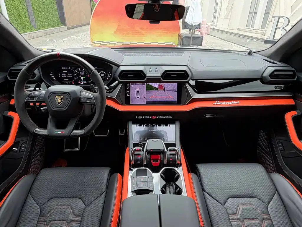 صورة 10 - Lamborghini Urus SE