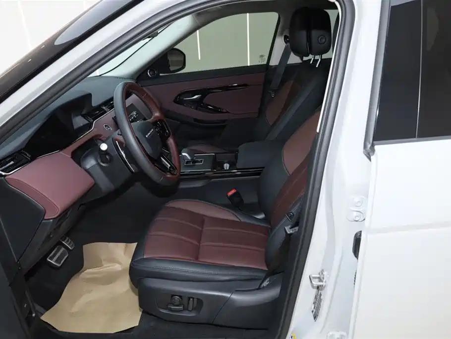 Land Rover Range Rover Evoque 2026 Range Rover Evoque L SE фото 17