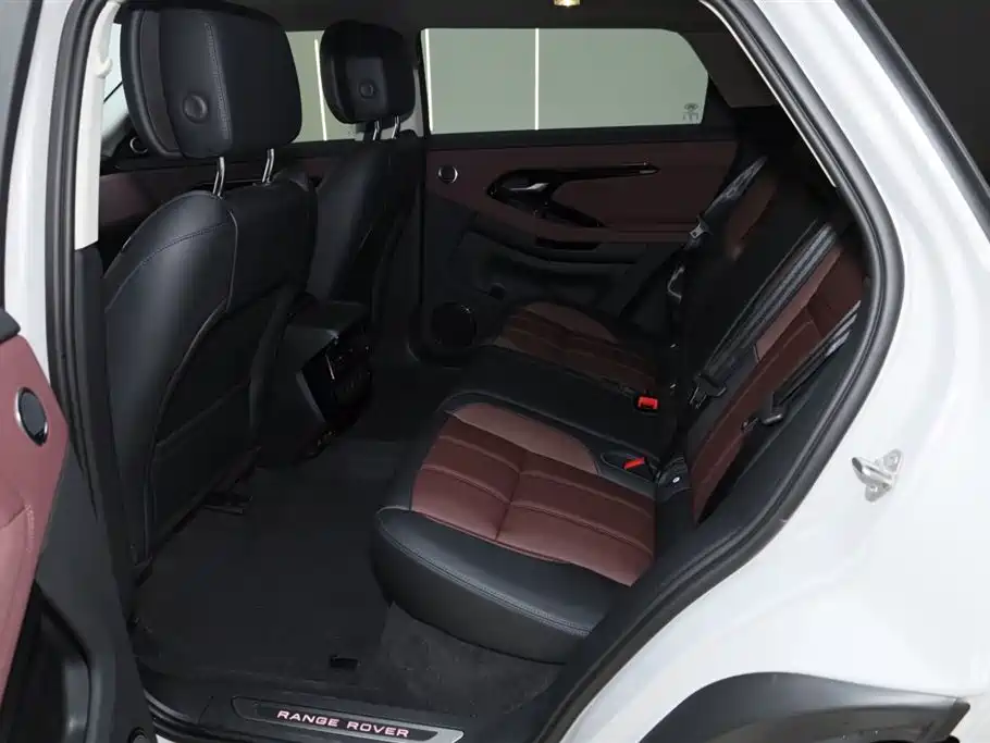 Land Rover Range Rover Evoque 2026 Range Rover Evoque L SE фото 19