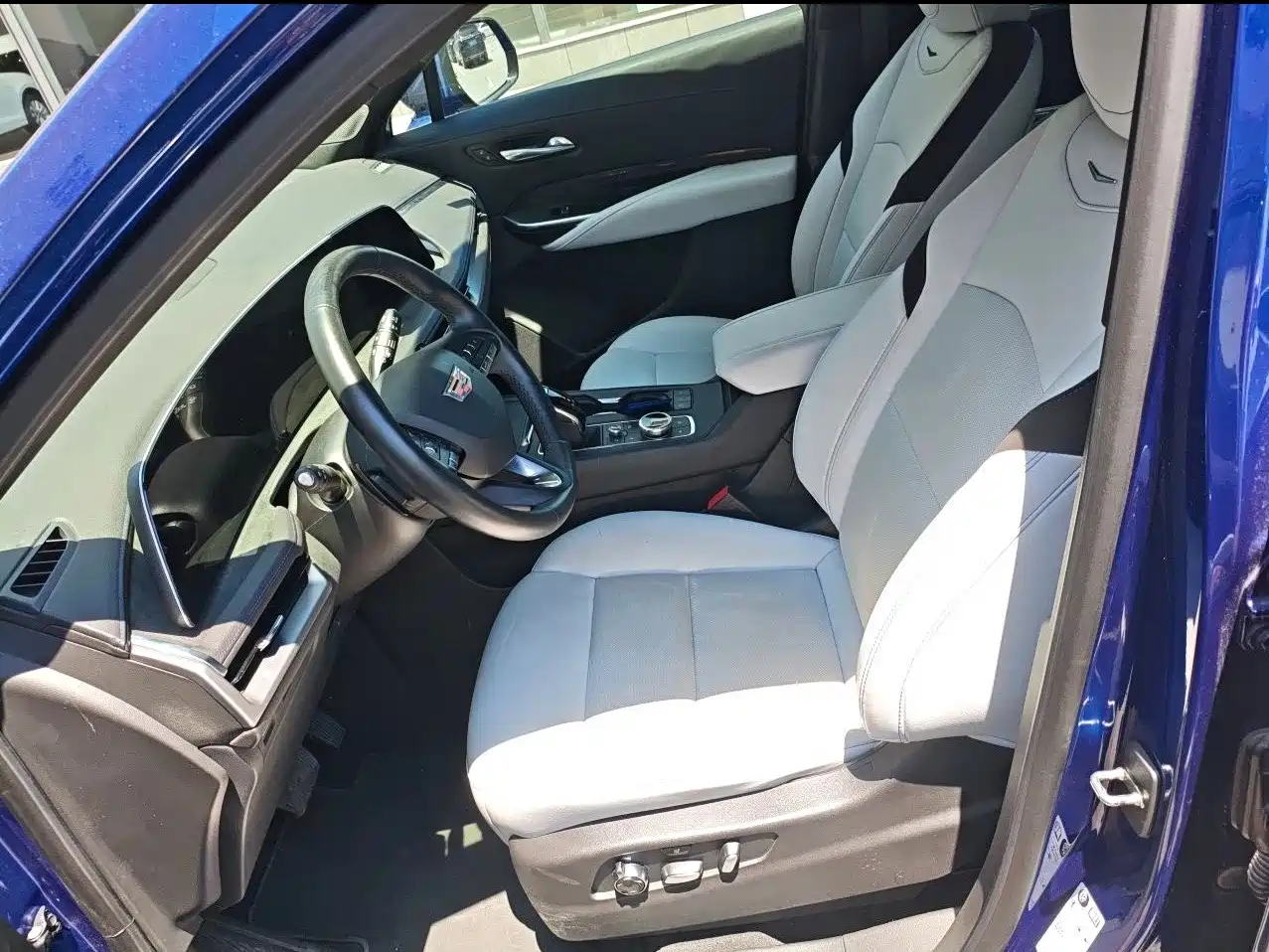 CADILLAC XT4