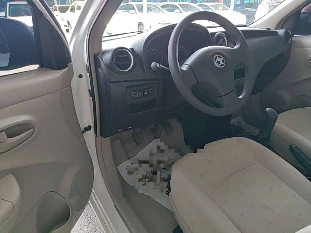 Venucia R30 2016 2014 1.2L Manual Premium Edition