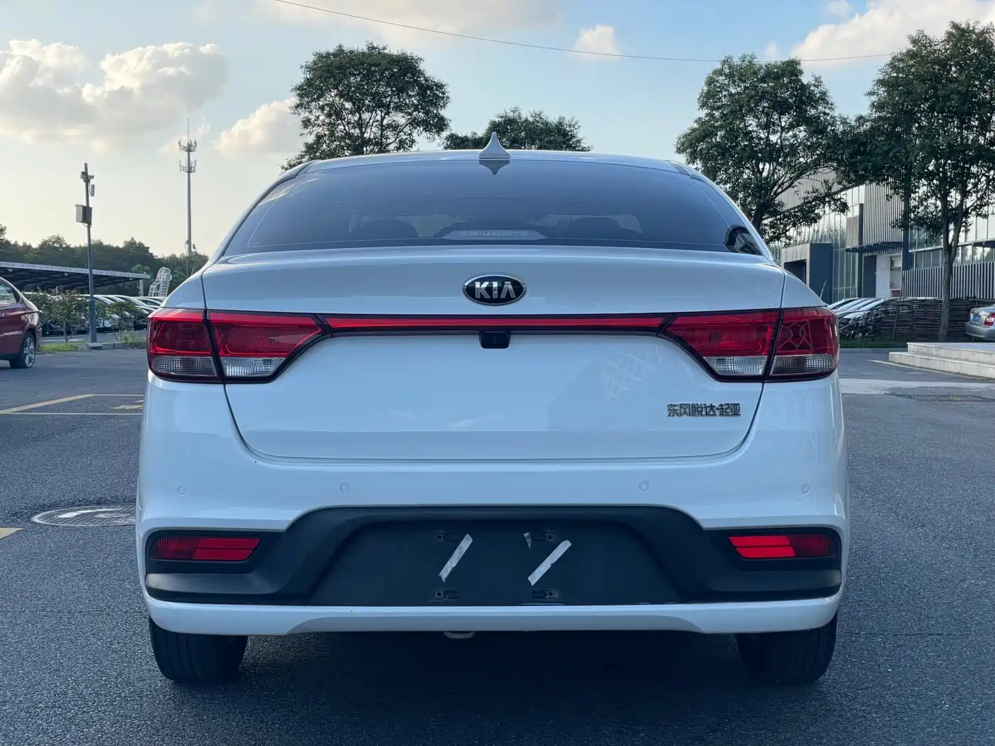 Kia K2 2017 2017 Sedan 1.4L AT GLS