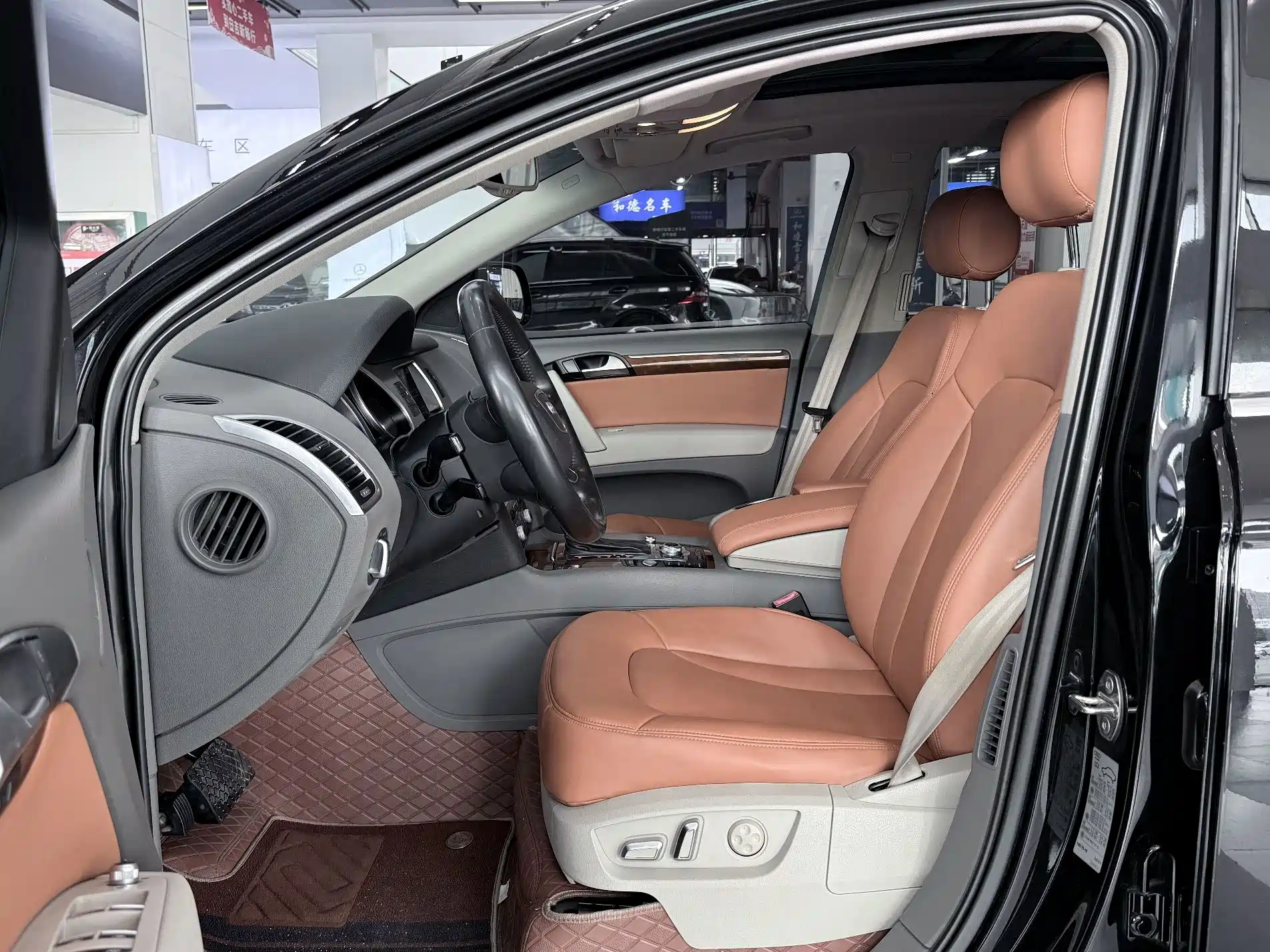 Photo 9 - Audi Q7