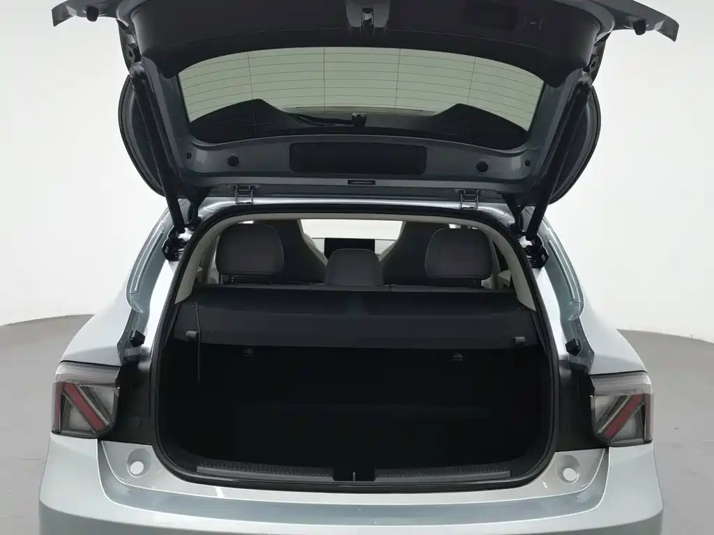 MG MG4 EV 2025 2025 Base Model