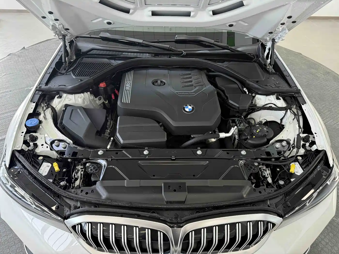 BMW 3 Series 2023 320Li M Sport Package фото 18