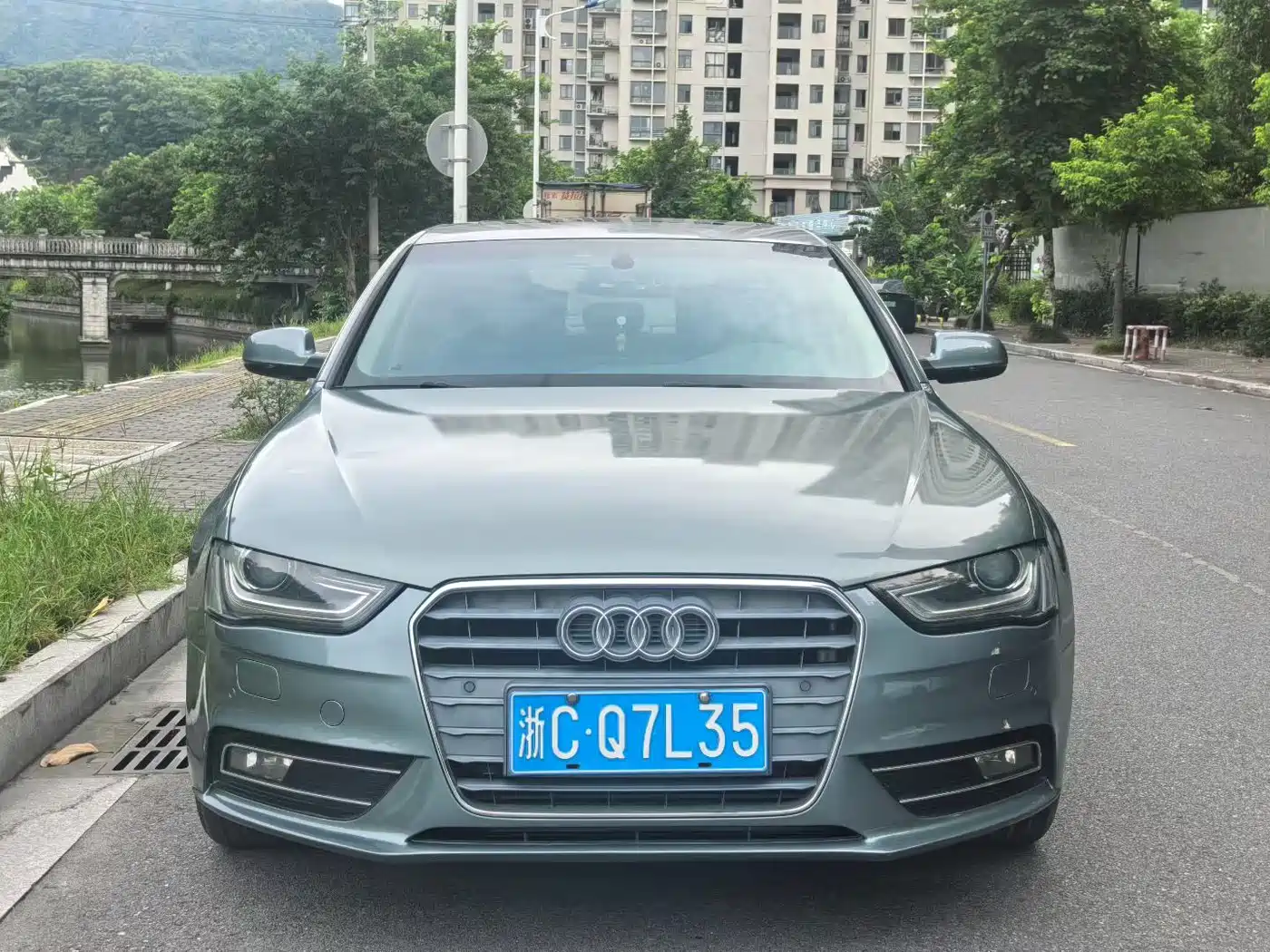 Фото 2 - Audi A4L