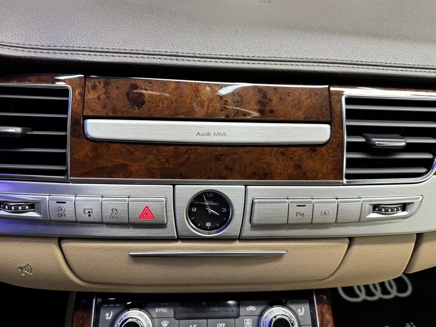 Audi A8 2013 A8L 45 TFSI quattro Luxury фото 8