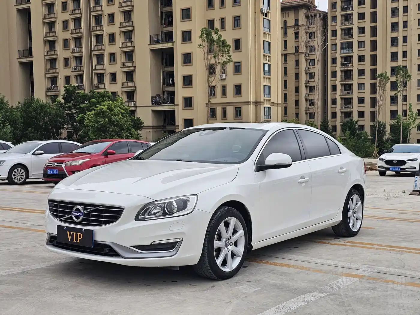 Фото 1 - Volvo S60