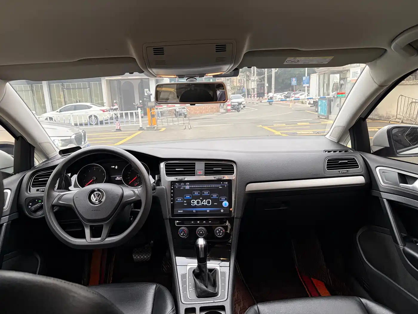 Volkswagen Golf 2018 1.6L Automatic Fashion фото 6