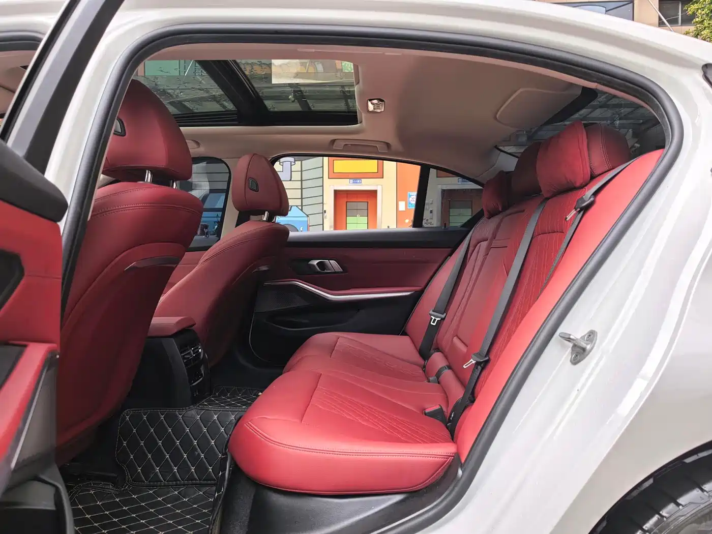 BMW 3 Series 2023 325Li M Sport Package фото 9