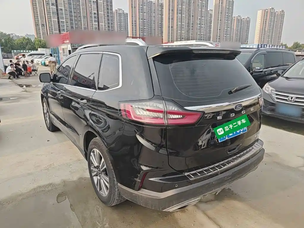 Фото 23 - Ford Edge