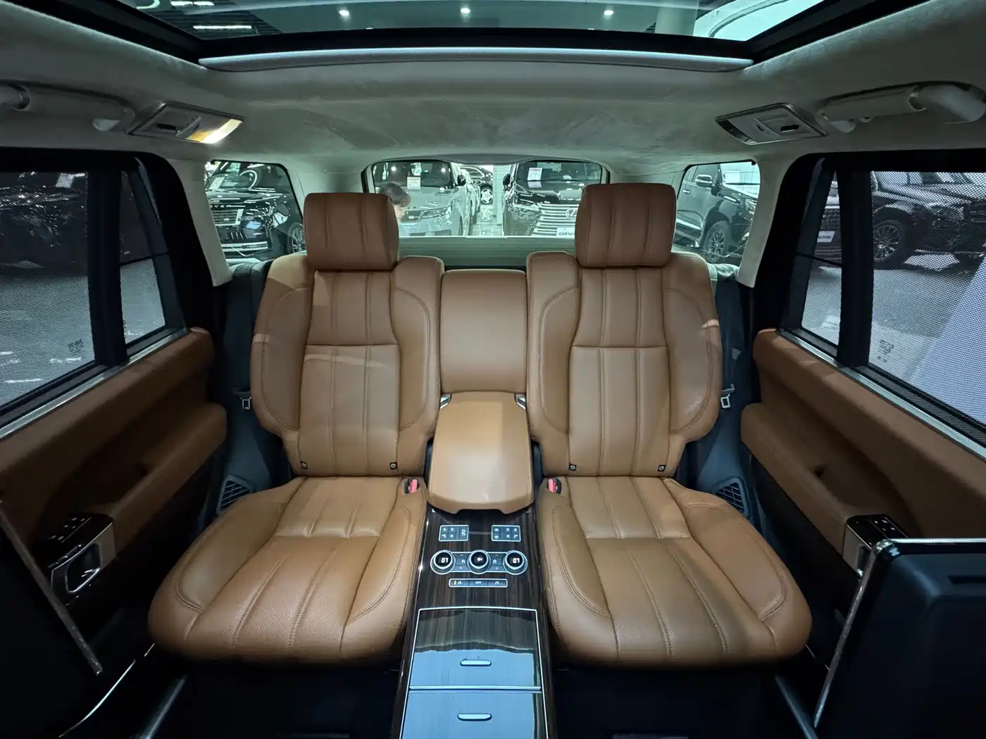 Land Rover Range Rover 2017 5.0 SC V8 AB Ultimate Autobiography LWB фото 18