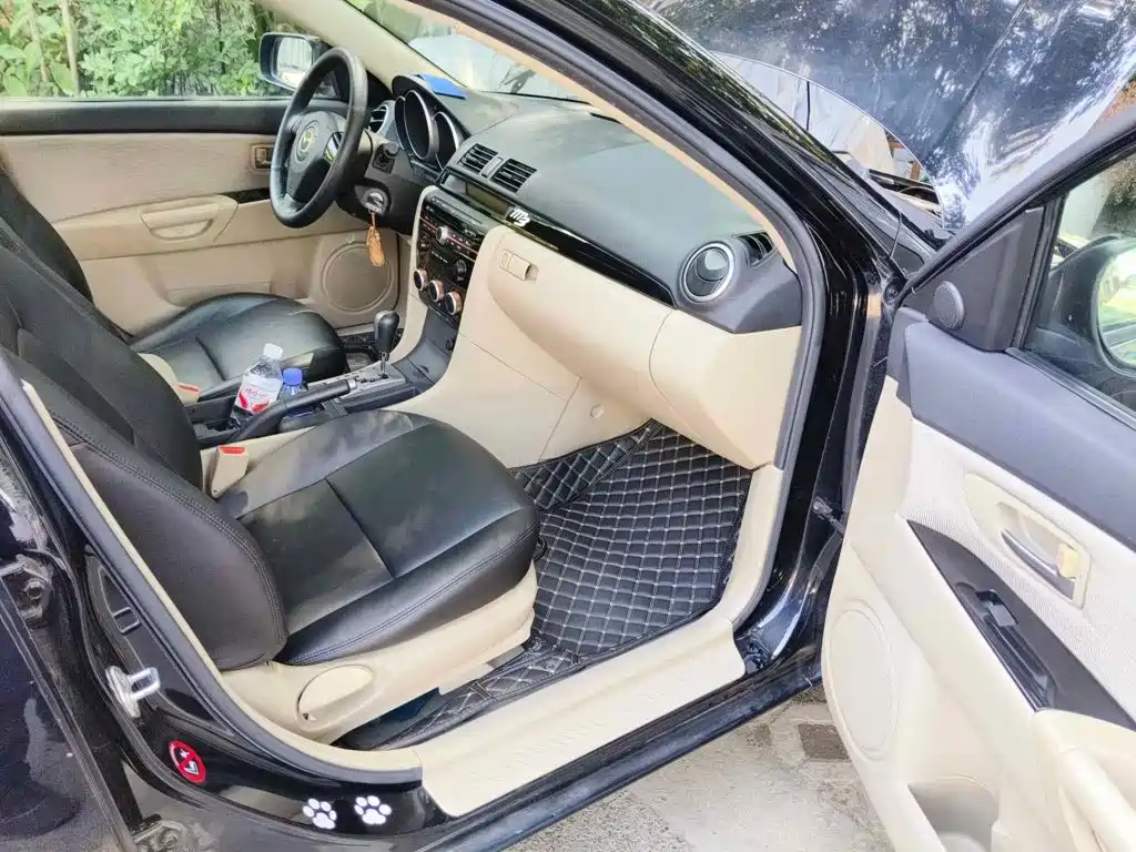 Photo 13 - Mazda 3