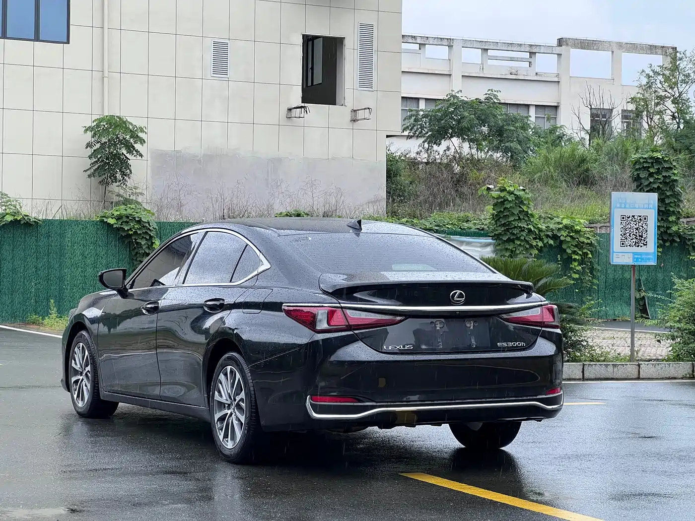 Lexus ES 2022 300h Excellence Edition фото 4