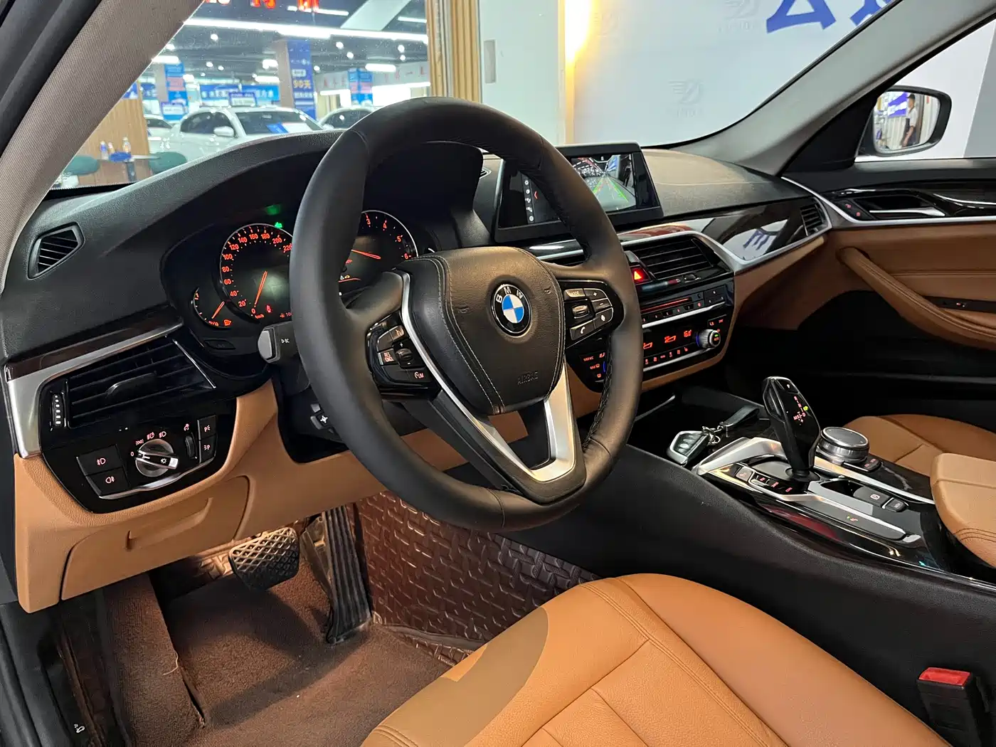 BMW 5 Series 2018 528Li Launch Special Edition фото 8