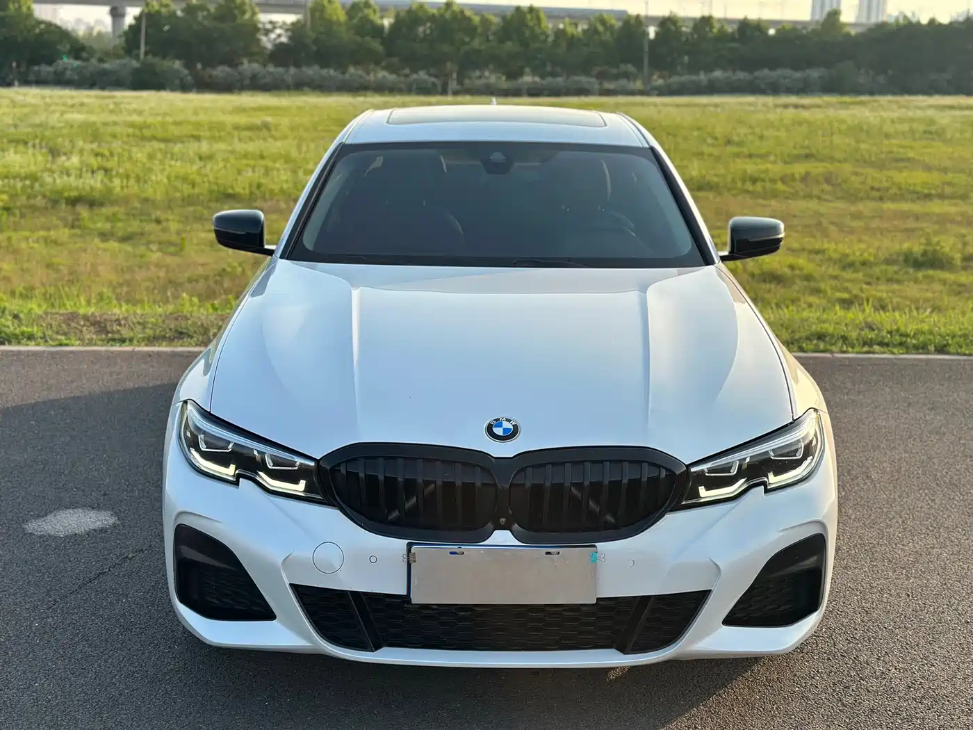 BMW 3 Series 2020 325Li M Sport Black Night Package фото 2