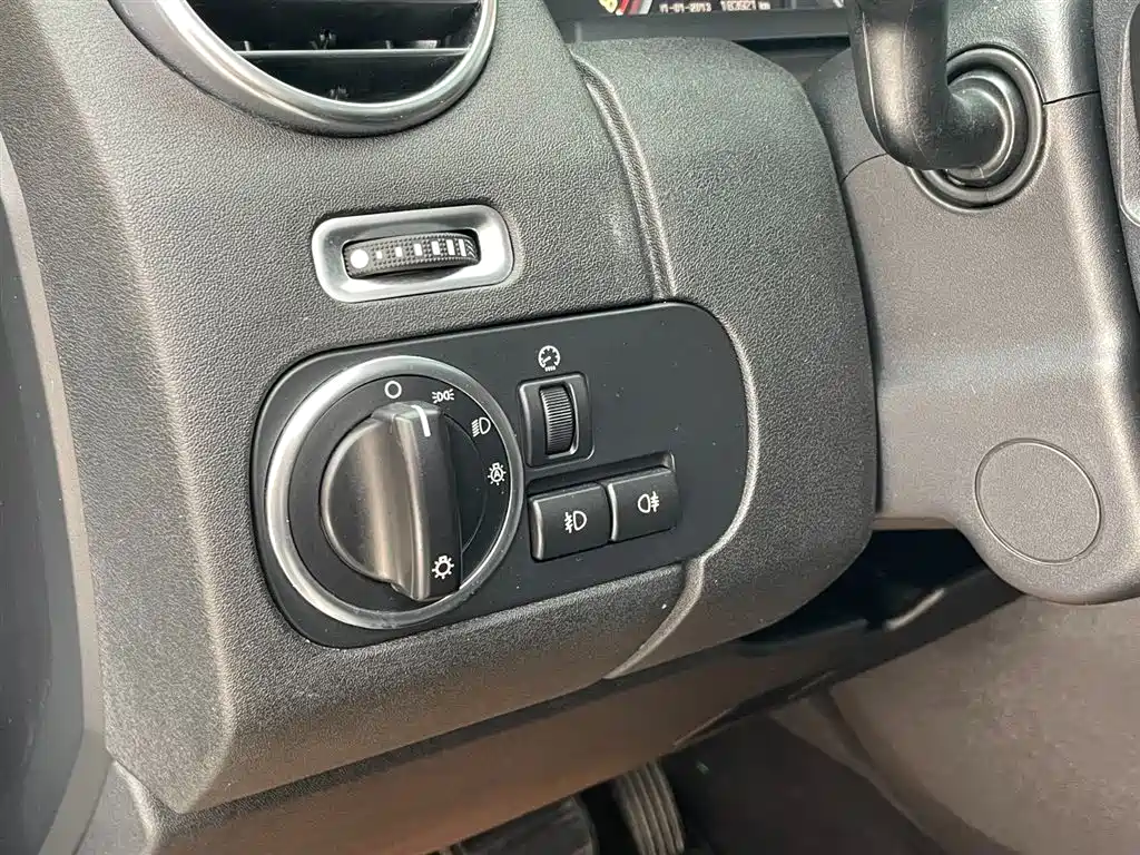Land Rover Discovery 2016 3.0 SC V6 SE фото 18