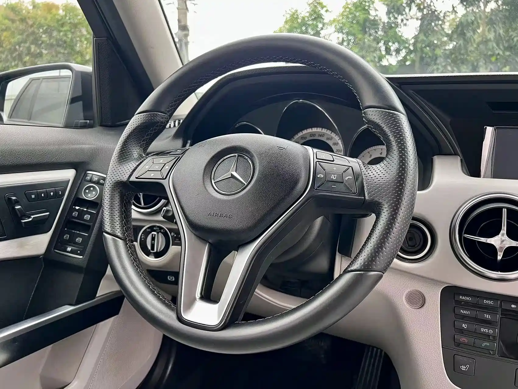 Photo 12 - Mercedes-Benz GLK-Class