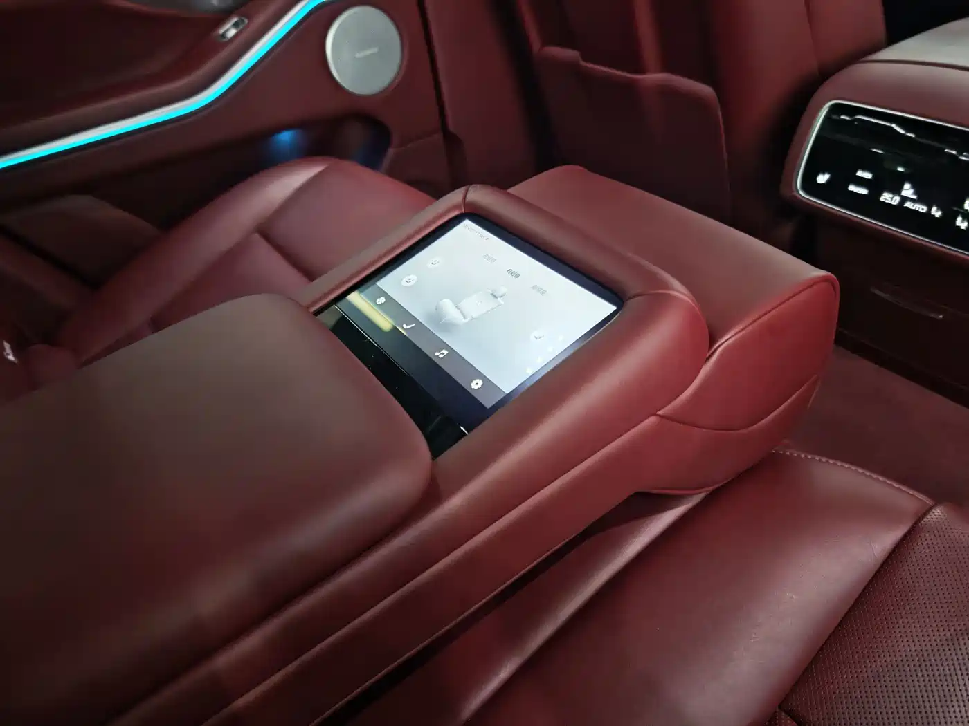 TANK TANK 700 NEW ENERGY