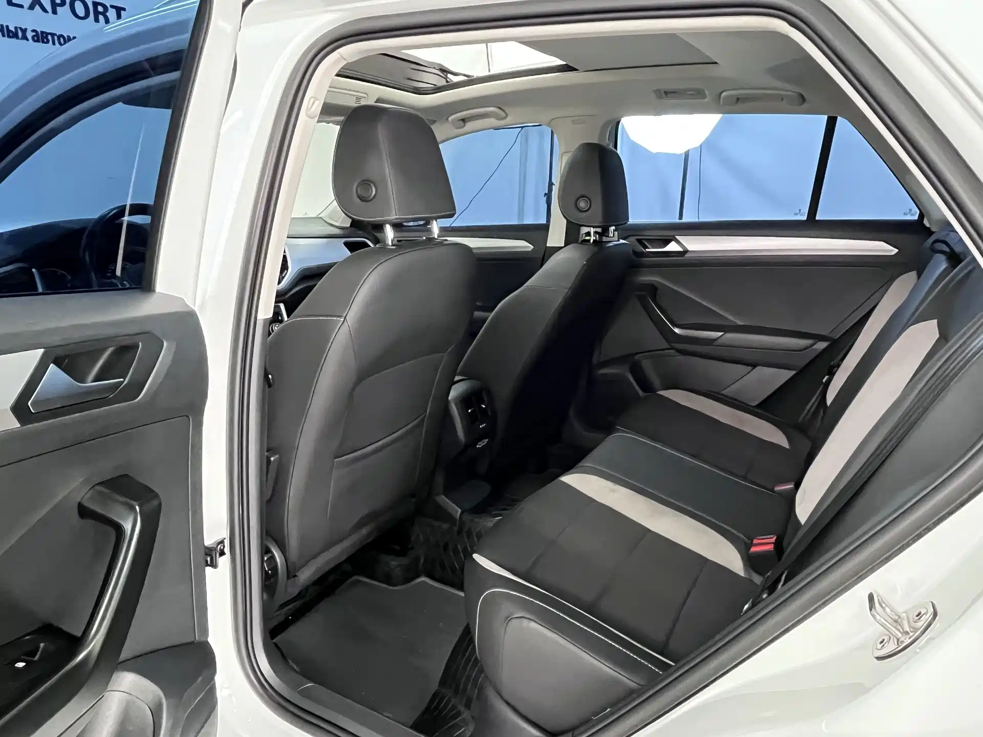 صورة 8 - Volkswagen T-ROC