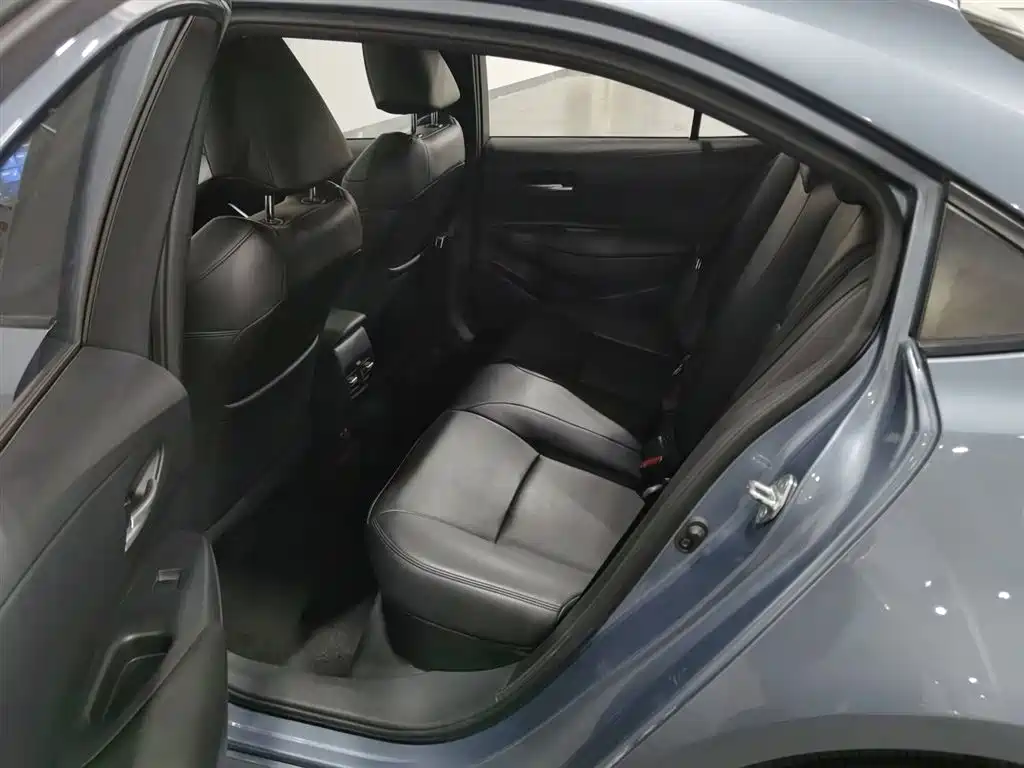 Toyota Corolla 2021 Hybrid 1.8L E-CVT Elite Edition фото 15