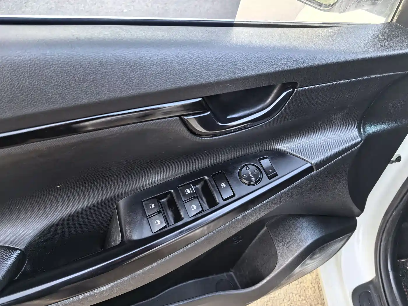 Hyundai Elantra 2018 1.6L Automatic Pleasing Edition GL China VI фото 6
