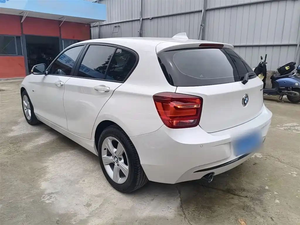 BMW 1 Series (Import) 2013 Facelift 118i Sport Model фото 5