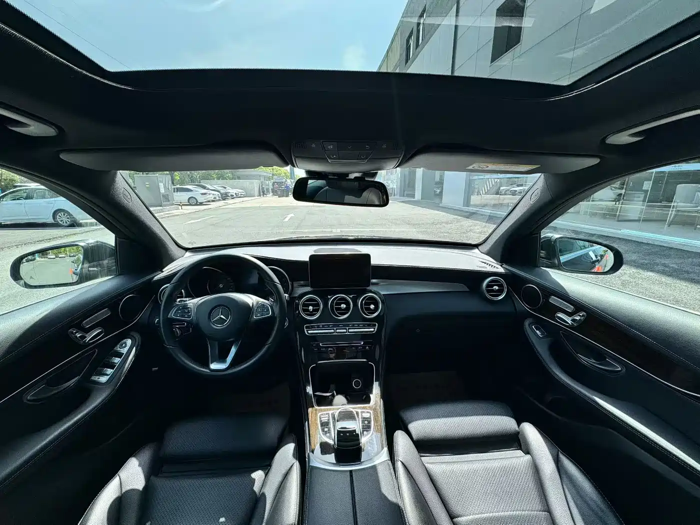 Mercedes-Benz GLC 2018 GLC 260 4MATIC Luxury фото 5