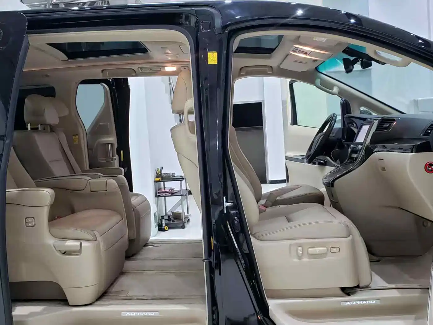Toyota Alphard 2012 3.5L Premium Edition фото 8