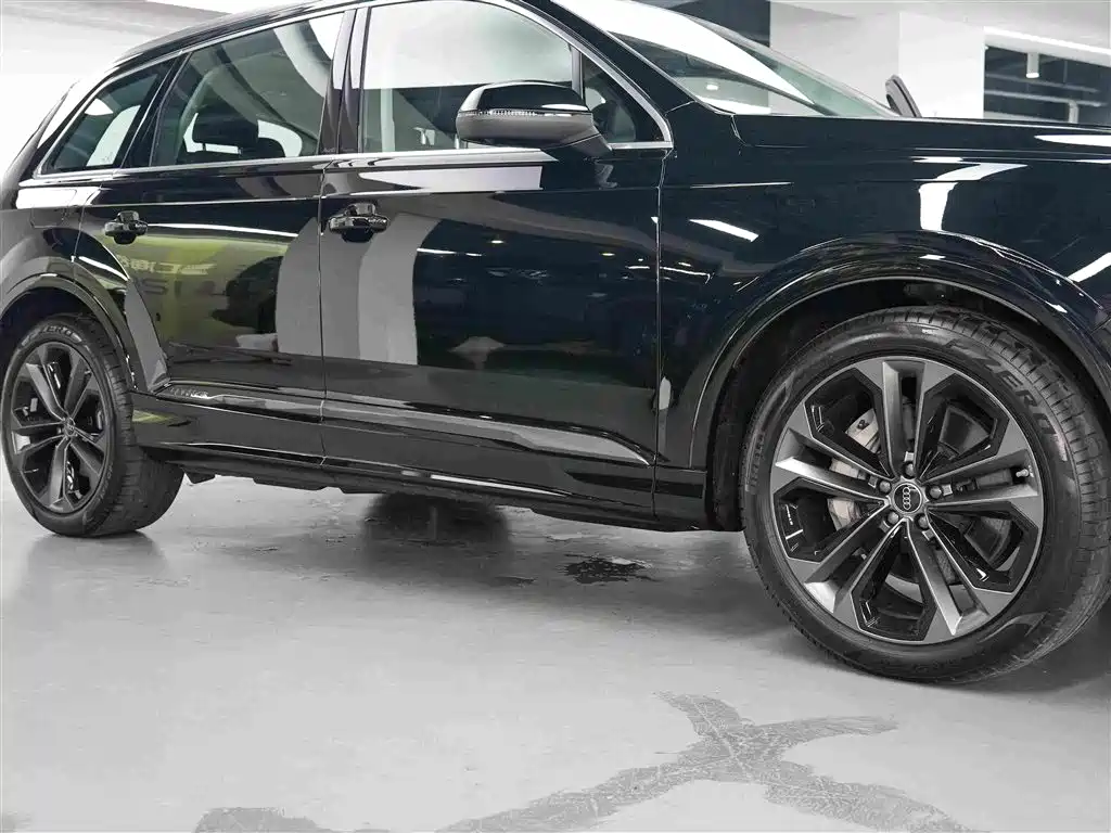 Audi Q7 2026 2024 55 TFSI quattro S line Sport
