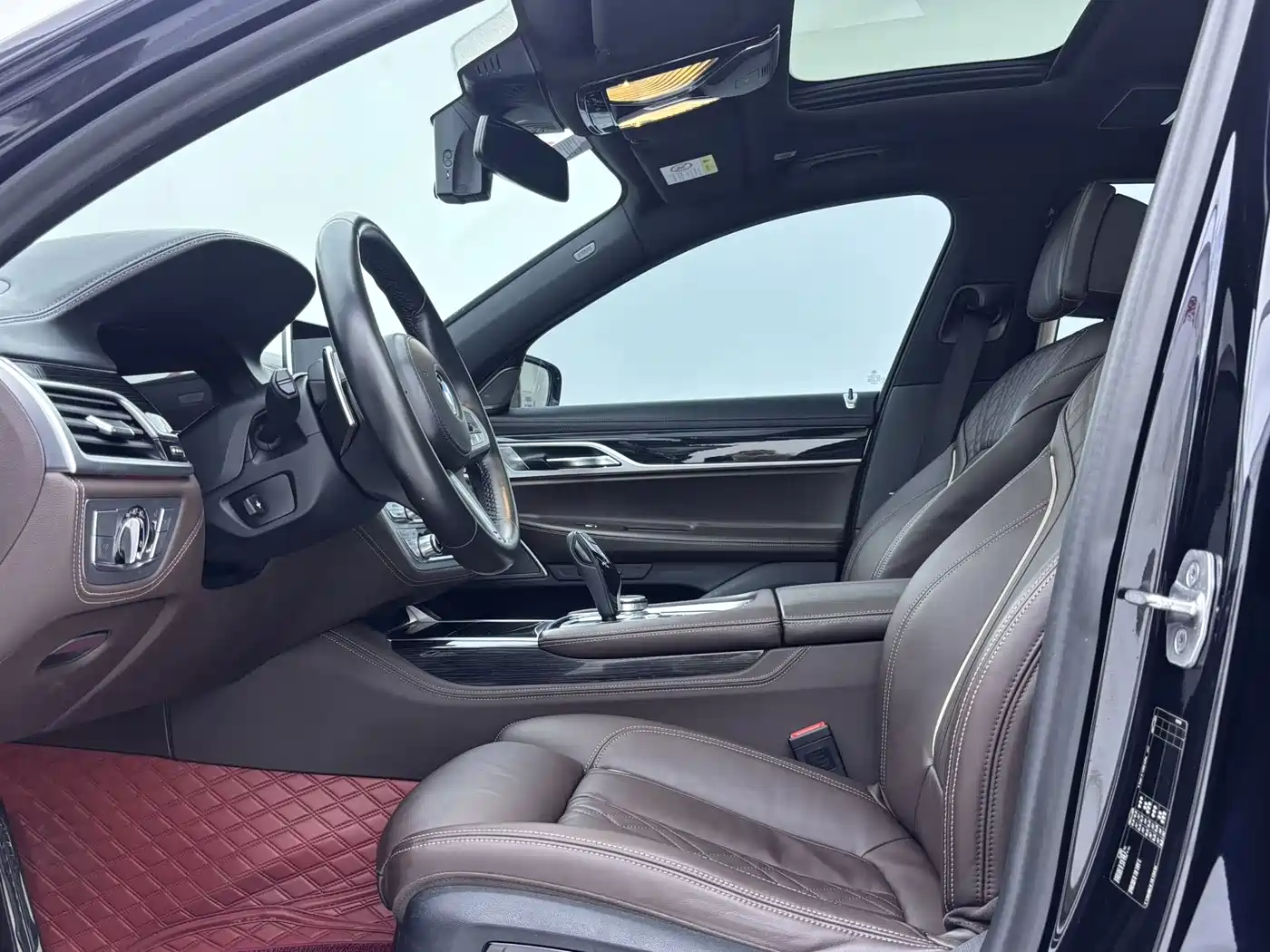 BMW 7 Series 2021 Model 730Li M Sport Package фото 8