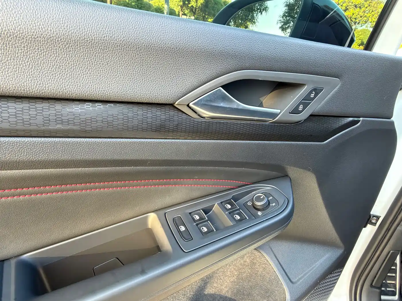 Volkswagen Golf GTI 2023 380TSI DSG GTI фото 9