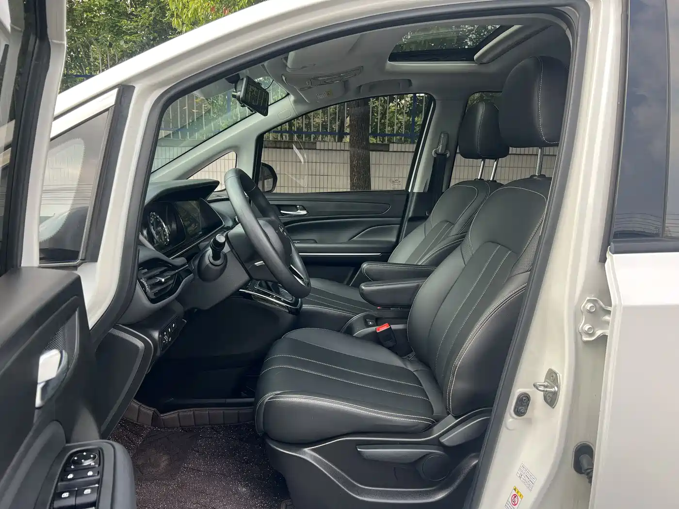 GAC Trumpchi Trumpchi M6 2019 270T Automatic Luxury (7-seater) China V фото 9