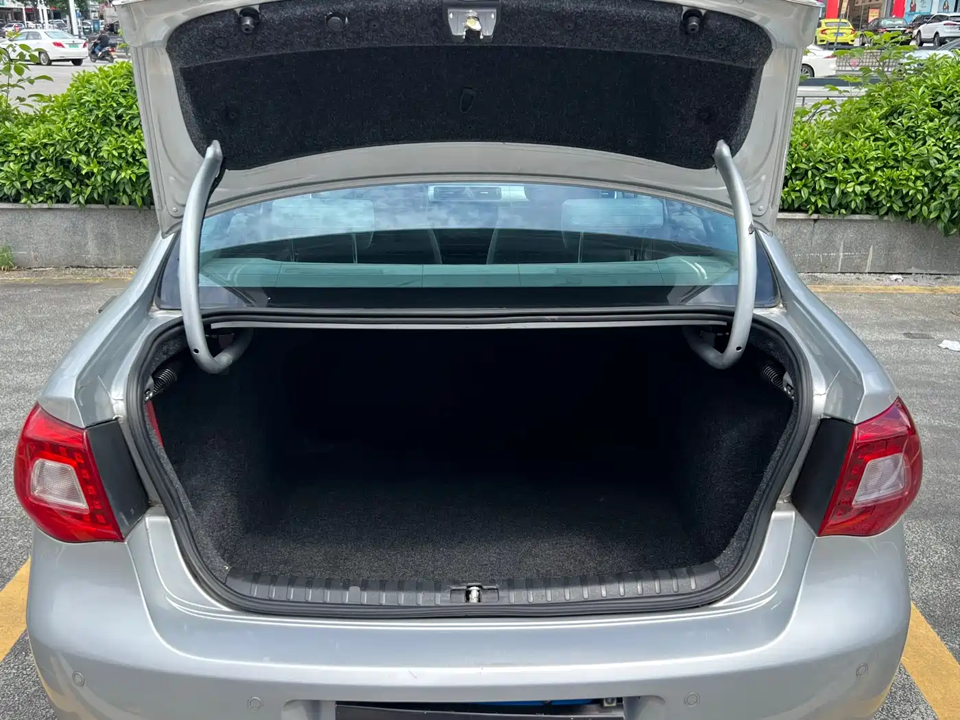 Volkswagen Bora 2011 2012 1.6L Automatic Fashion Model