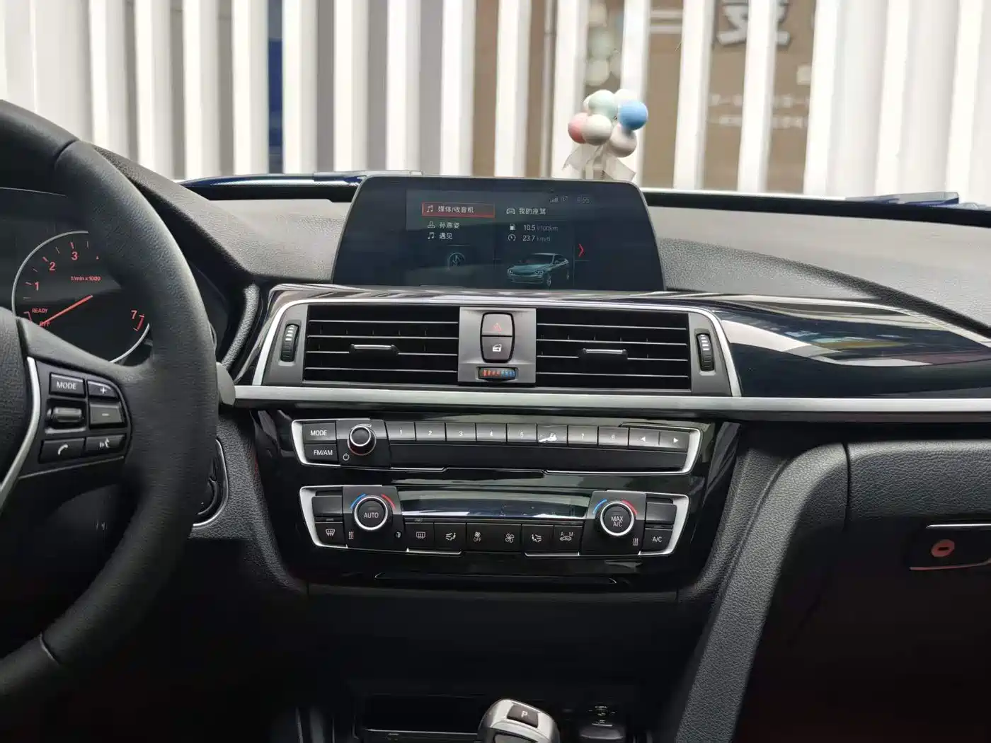 BMW 3 Series GT 2018 320i Fashion фото 9