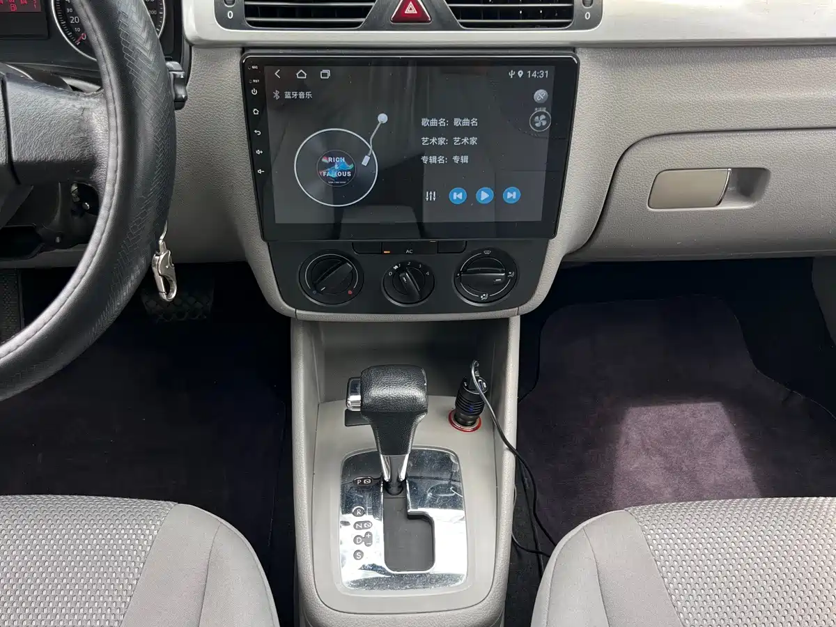 Volkswagen Bora 2011 2012 1.6L Automatic Fashion Model